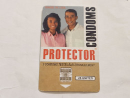 MADAGASCAR-(MDG-16)-Protector Condoms (No Logo)-(23)-(25units)-(01165938)-used Card+1card Prepiad - Madagascar