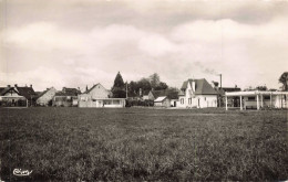 61 - LE MESLES SUR SARTHE _S26748_ Le Stade - CPSM 14x9 Cm - Le Mêle-sur-Sarthe