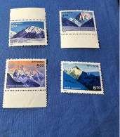 India 1988 Michel 1159-62 Himalayagipfel MNH - Ongebruikt