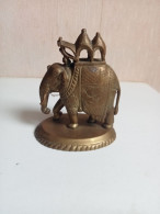 Statuette Du XIXéme éléphant En Bronze Doré Hauteur 11 Cm X 9 Cm - Oestliche Kunst