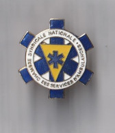 PIN'S THEME MEDICAL CHAMBRE SYNDICALE NATIONALE DES SERVICES D'AMBULANCES - Medical