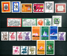 REPUBLIQUE FEDERALE ALLEMANDE - Lot De 23 Timbres Des Années 1971 Et 1972 - Collections Annuelles