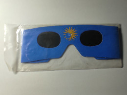 Astronomie - Lunette De Protection ECLIPSE DU 11 AOUT 1999 Lunettes Le Monde - Autres & Non Classés