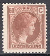 Luxembourg 1926 Single Grand Duchess Charlotte In Mounted Mint - 1926-39 Charlotte Rechterzijde