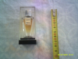 Flacon Miniature Ancienne ( 1940 )  - Forvil - Taquin - Format 7,5 X 3 X 3 Cm  - 1/4 Pleine - Mignon Di Profumo (con Box)