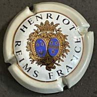63 - 37 - Henriot Reims Gros écusson Contour Gris, Bleu Métallisé Et Or (côte 1,5 €) Capsule De Champagne - Henriot