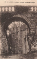 FRANCE - Le Faouet - Ste Barbe - Vue Sur L'arche De La Chapelle St Michel - Carte Postale Ancienne - Le Faouet