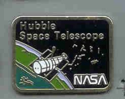 @@ Espace Fusée Navette Satellite Hubbie Space Télescope NASA  (2.4x2.5)@@fnm23 - Ruimtevaart