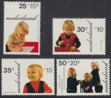 Holanda Netherlands 972/75 1972 Por La Infancia  Fotos De Los Pequeños Príncip - Other & Unclassified