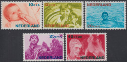 Holanda  Netherlands 839/43  1966 Obras Benéficas Serie Invierno Niños Lujo - Other & Unclassified