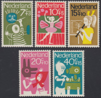 Holanda  Netherlands 804/08 - 1964 Por Los Niños Desheredados Y Enfermos Ilust - Sonstige & Ohne Zuordnung