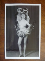 PHOTO ARTISTE DE CABARET DANSEUSE ANNEES 60 - Non Classés