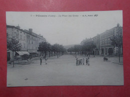 Carte Postale - PELUSSIN (42) - La Place Des Croix  (B180) - Pelussin