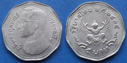 THAILAND - 5 Baht BE2515 1972AD "Garuda" Y# 98 Rama IX Phra Maha Bhumifhol Adulyadej (1946-2016) - Edelweiss Coins - Thaïlande