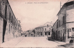 ERAGNY-place De La Nouvelle République - Eragny