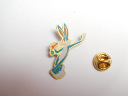 Beau Pin's , BD Comics , Bugs Bunny , Lapin , Rabbit - Fumetti