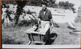 DANIEL GELIN AVEC SON FILS MANUEL GRAND FORMAT - Beroemde Personen