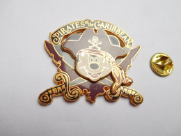 Superbe Pin's , Disney , Cinéma , Pirates Of The Caribean , Double Moules - Cinéma