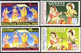 476 Guyana Phagwah Hindu Festival Danse Dance Perfurme Parfum MNH ** Neuf SC (GUY-14) - Hindoeïsme