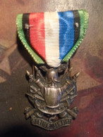 Medaille Militaire Oublier Jamais - Francia