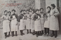CPA  12  ROQUEFORT GROUPE DE GABANNIERES  1906  GROS PLAN  MAGNIFIQUE CARTE NTROUVABLE - Roquefort
