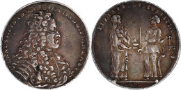 Silbermedaille 1699 V. J. C. Roth. Geharn. Brustb. Mit Alongeperücke/Pietas Und Justitia Stehen Gegenüber. 32 Mm, 11,58  - Gold Coins