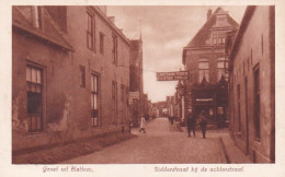 4812      80           Groet Uit Hattum, Ridderstraat Bij De Achterstraat. (tekst Op Winkelruit Ansichtkaarten - Hattem