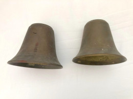 2 Cloches En Bronze Sans Battant Et Sans Anse - Cloches