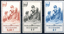 TIMBRES DE BIENFAISANCE Y&T N° 81.82.83" POUR LES P.T.T. VICTIMES DE LA GUERRE". Neuf LUXE** . A Saisir. - Guerre (timbres De)