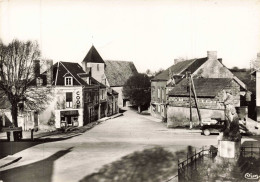 18 - ST SATURNIN _S27361_ La Place - COMBIER - CPSM 15x10 Cm - Saint-Saturnin