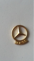 Mercedes Benz Ansteckknopf Pin IAA 1999 Goldfarben - Mercedes