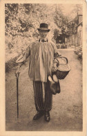 FOLKLORE - Personnage - La Normandie - Vieil Homme Avec Sa Canne Et Son Panier - Carte Postale Ancienne - Musik