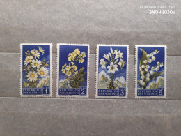 1957	San Marino	Flowers (F84) - Neufs