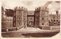 ROYAUME-UNI - Henry VIII Gateway - Windsor Castle - Vue Générale - Vue De L'extérieur  - Carte Postale Ancienne - Windsor Castle