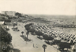 DEPARTEMENT DE LA GIRONDE (33)  - LOT DE 110 CARTES POSTALES SEMI-MODERNES - 100 - 499 Postcards