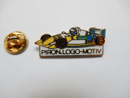 Superbe Pin's En EGF , Auto F1 , Formule 1 , Piron . Logo Motiv - F1