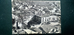 38  ,   Roussillon  , Vue Générale Et Le Château..........cpsm...gf - Roussillon