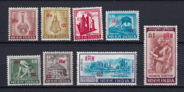 185 INDE 1968 - Yvert 63/70 Surcharge Bilingue Rouge - Franchise - Neuf ** (MNH) Sans Charniere - Ongebruikt