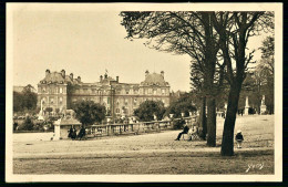 A69  FRANCE CPA LE PALAIS DU LUXEMBOURG - Collections & Lots