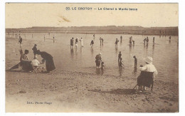 CPA ANIMEE LE CROTOY, LE CHENAL A MAREE BASSE, SOMME 80 - Le Crotoy