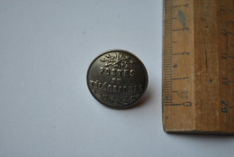 Ancien Bouton Postes Et Télégraphes - A.M & Cie Paris - Diamètre 2.3 Cm - Buttons