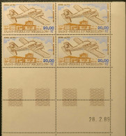 LP3969/457 - SPM - 1989 - POSTE AERIENNE - PIPER AZTEC - N°68 BLOC NEUF** + CD - Cote (2024) Supérieure à 36,80 € - Ungebraucht