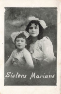 ENFANTS - Portraits - Deux Jeunes Filles Côte à Côte - Sisters Marians - Carte Postale Ancienne - Ritratti