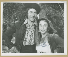 Paulette Goddard (1910-1990) - American Actress - Nice Signed Large Photo - COA - Schauspieler Und Komiker