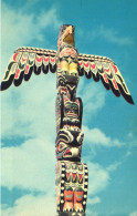 BRITISH COLUMBIA, EAGLE THUNDERBIRD TOTEM POLE, FINE ARTS, SCULPTURE, CANADA, POSTCARD - Autres & Non Classés