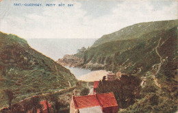 ROYAUME-UNI - Guernsey - Petit Bot Baty - Vue Au Loin De La Mer - Une Maison - Des Collines - Carte Postale Ancienne - Guernsey