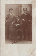 FANTAISIES - Trois Hommes En Tenue De Ville - Carte Postale Ancienne - Männer