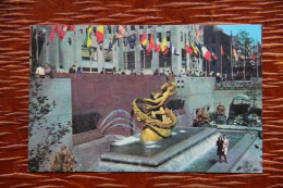 ETATS UNIS : NEW YORK , PROMETHEUS STATUE - Places