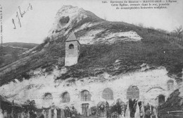 HAUTE-ISLE - L'Eglise Creusée Dans Le Roc - Cimetière - Haute-Isle