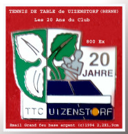 SUPER PIN'S" Les 20 Ans Du Club TENNIS De TABLE 'UTZENSTORF" En Email Grand Feu Base ARGENT, Signé1994, 800  Exemplaires - Tennis Tavolo